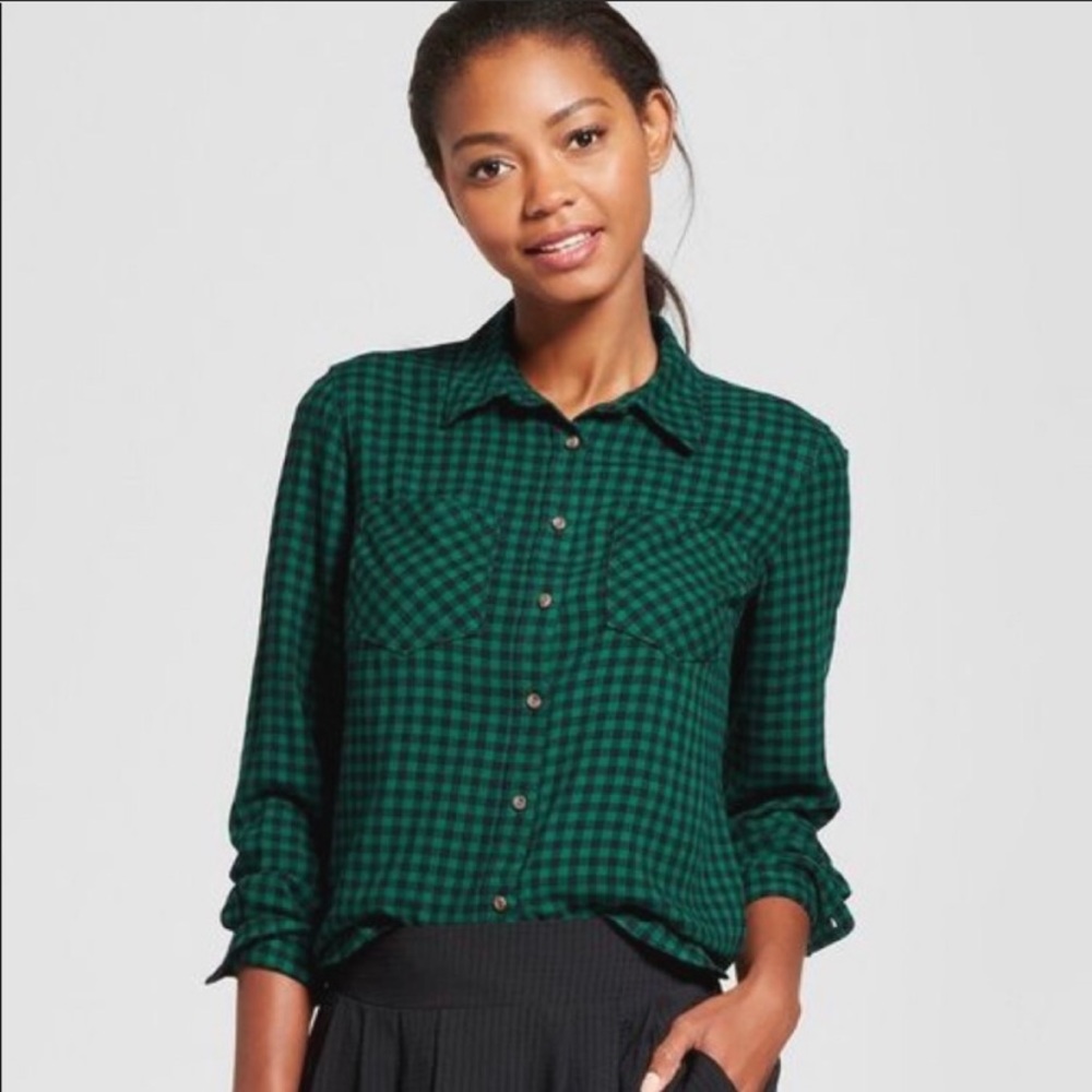 Green & Black Plaid Button-Down